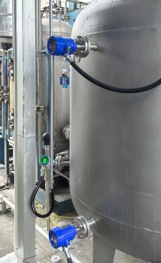 音叉式レベルスイッチ：動作原理、利点、および産業用途