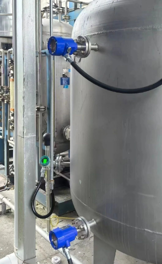 企業に関する最新事例 音叉式レベルスイッチ：動作原理、利点、および産業用途